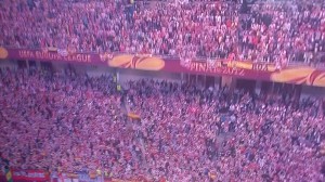 Afición celebrando título en Bucarest