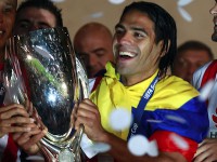 Falcao con la Supercopa de Europa 2012.